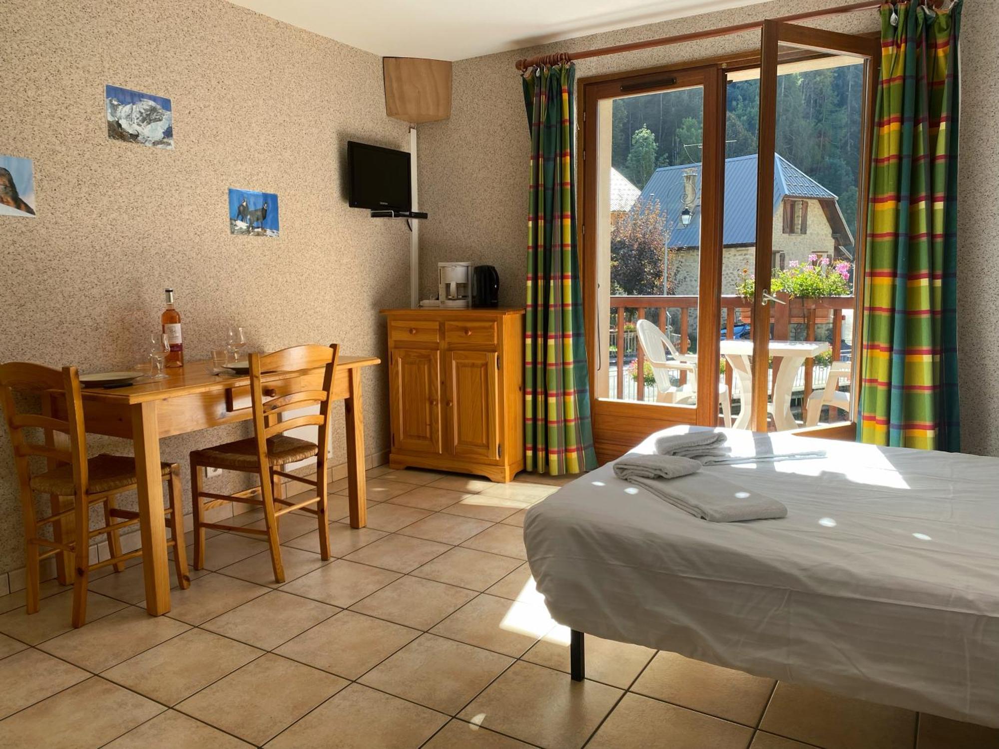 L'Edelweiss Apartment La Chapelle-en-Valgaudemar ภายนอก รูปภาพ